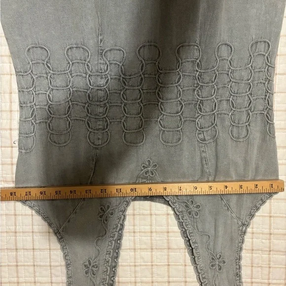 Embroidered Sleeveless Dress - Picture 10 of 12